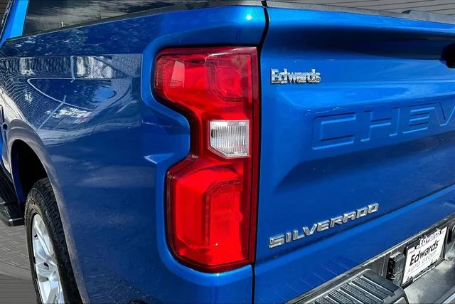 Used 2022 Blue Chevrolet LTZ image 24