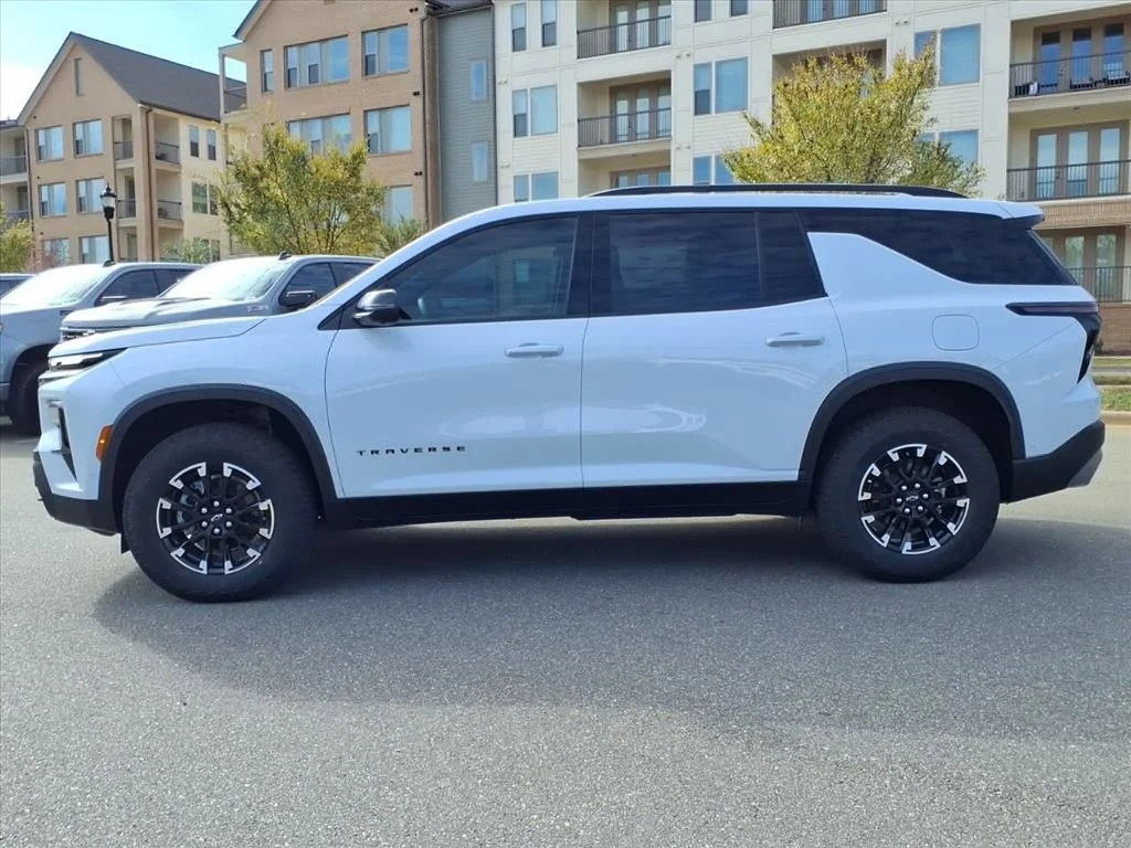 New 2026 Polar White Tricoat Chevrolet Z71 image 29
