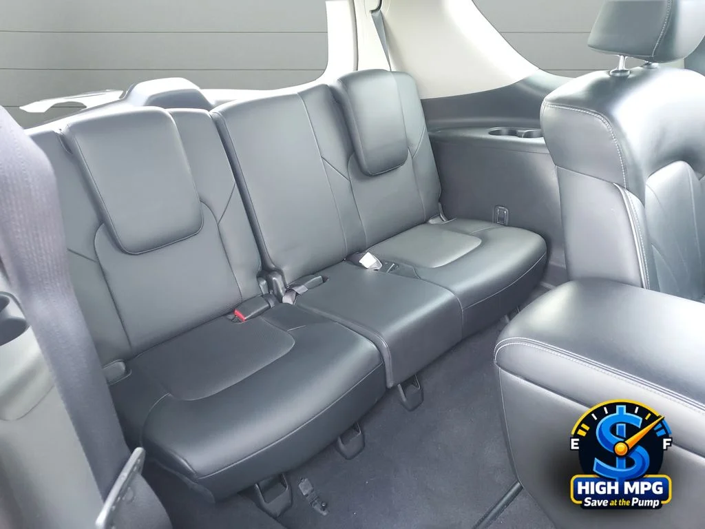 Used 2017 Black INFINITI Base image 24