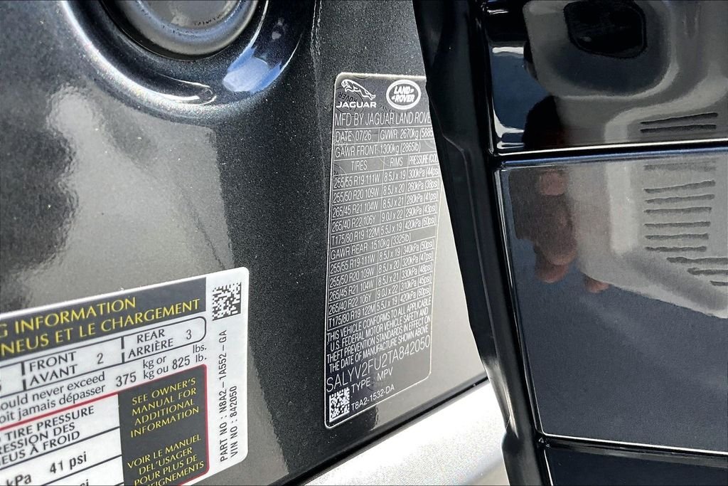 New 2026 CARPATHIAN GREY Land Rover Belgravia Edition image 8