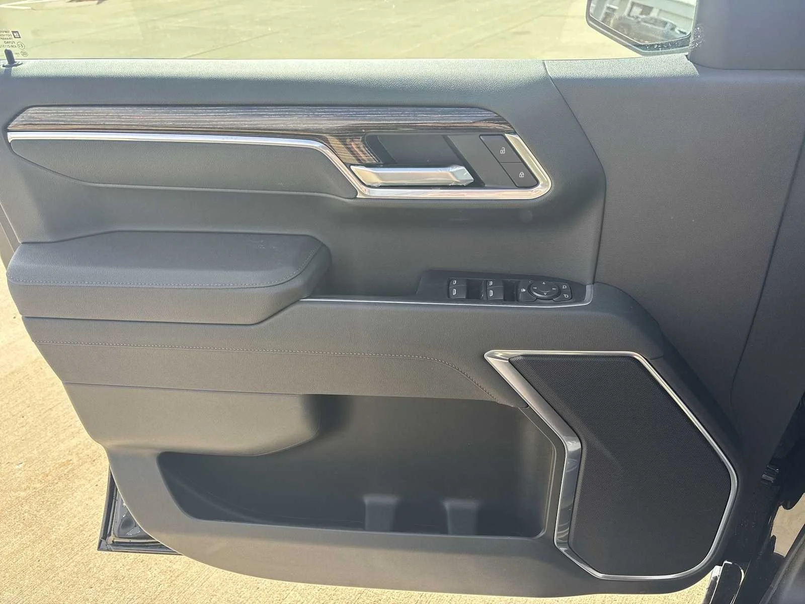 New 2026 Onyx Black GMC Elevation image 23