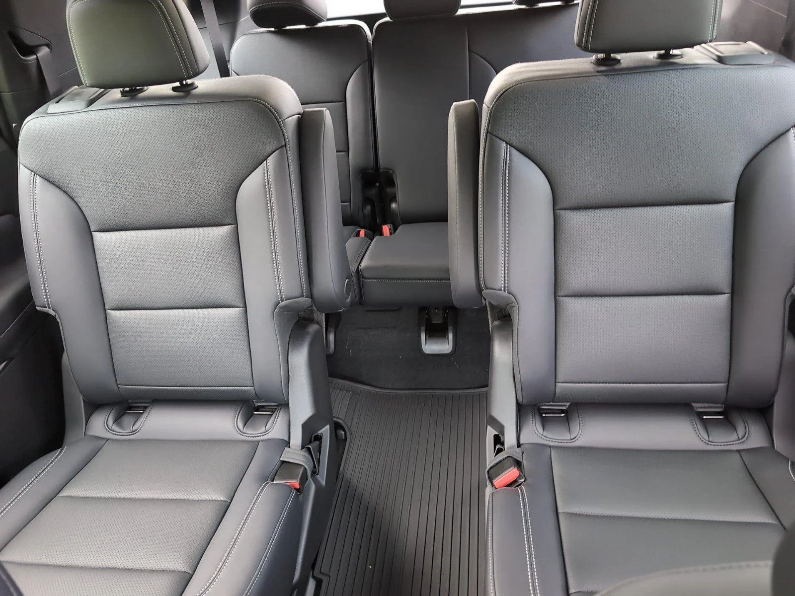 New 2026 Mosaic Black Metallic Chevrolet LT image 31