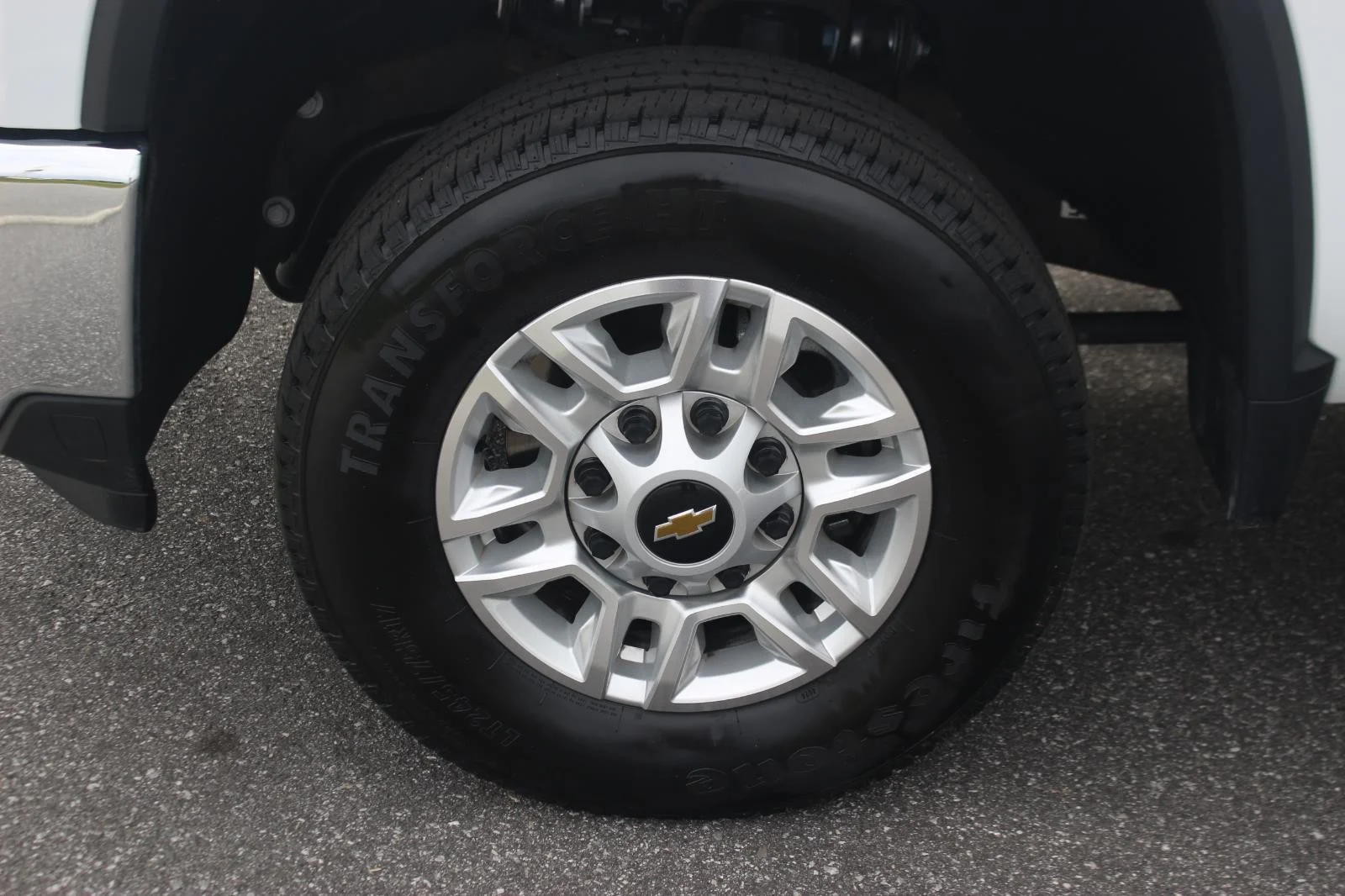 Used 2025 Summit White Chevrolet LT image 42