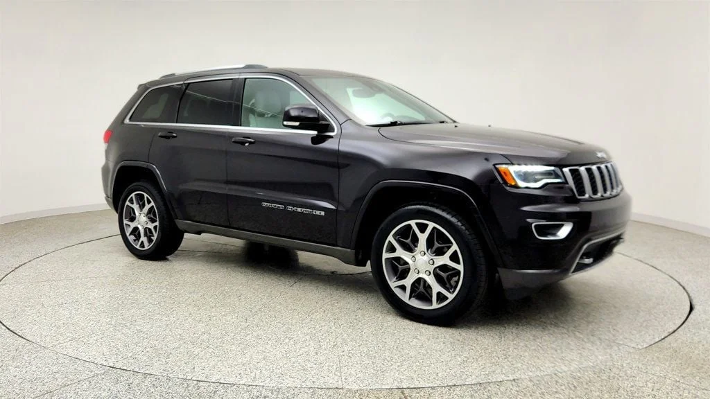 Used 2018 Diamond Black Crystal Pearlcoat Jeep Sterling Edition 4x2 *Ltd Avail* Luxury & Active Safety Groups image 3