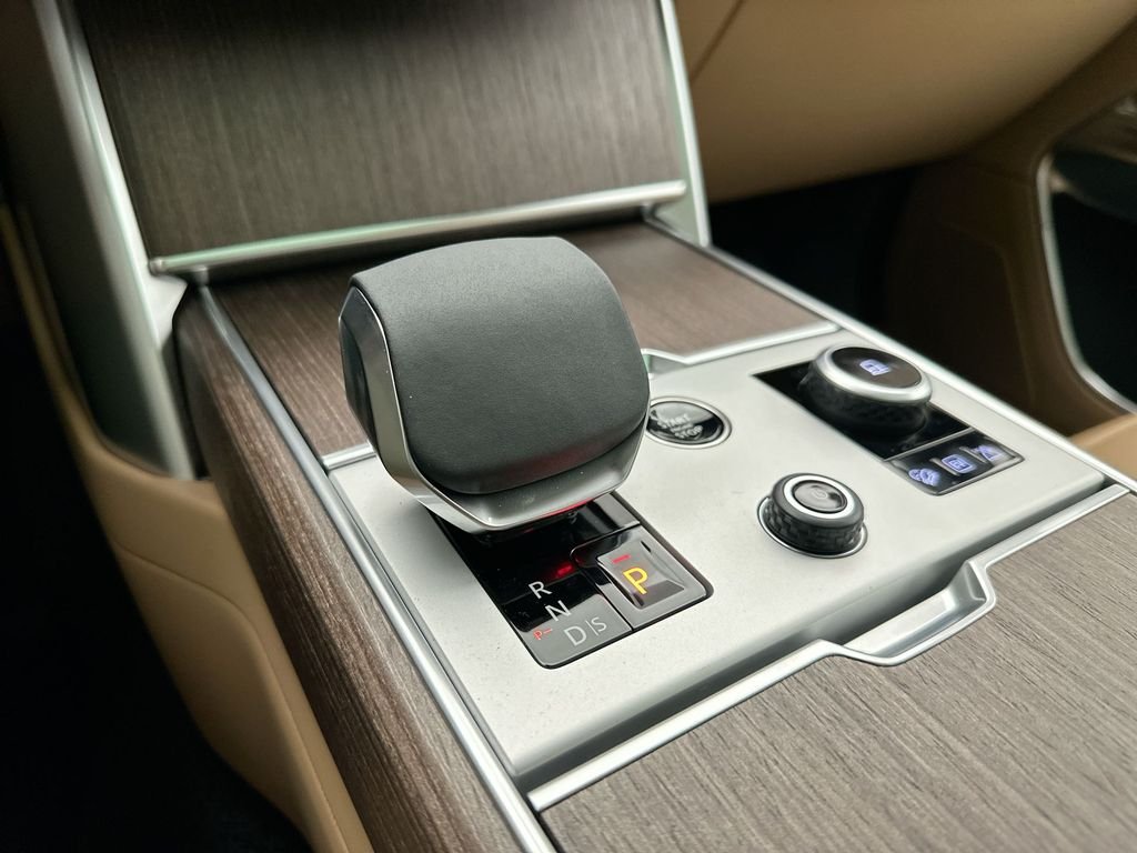 New 2027 Varesine Blue Land Rover SE image 12