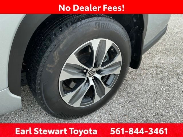 Certified Used 2025 Silver Toyota XLE image 67