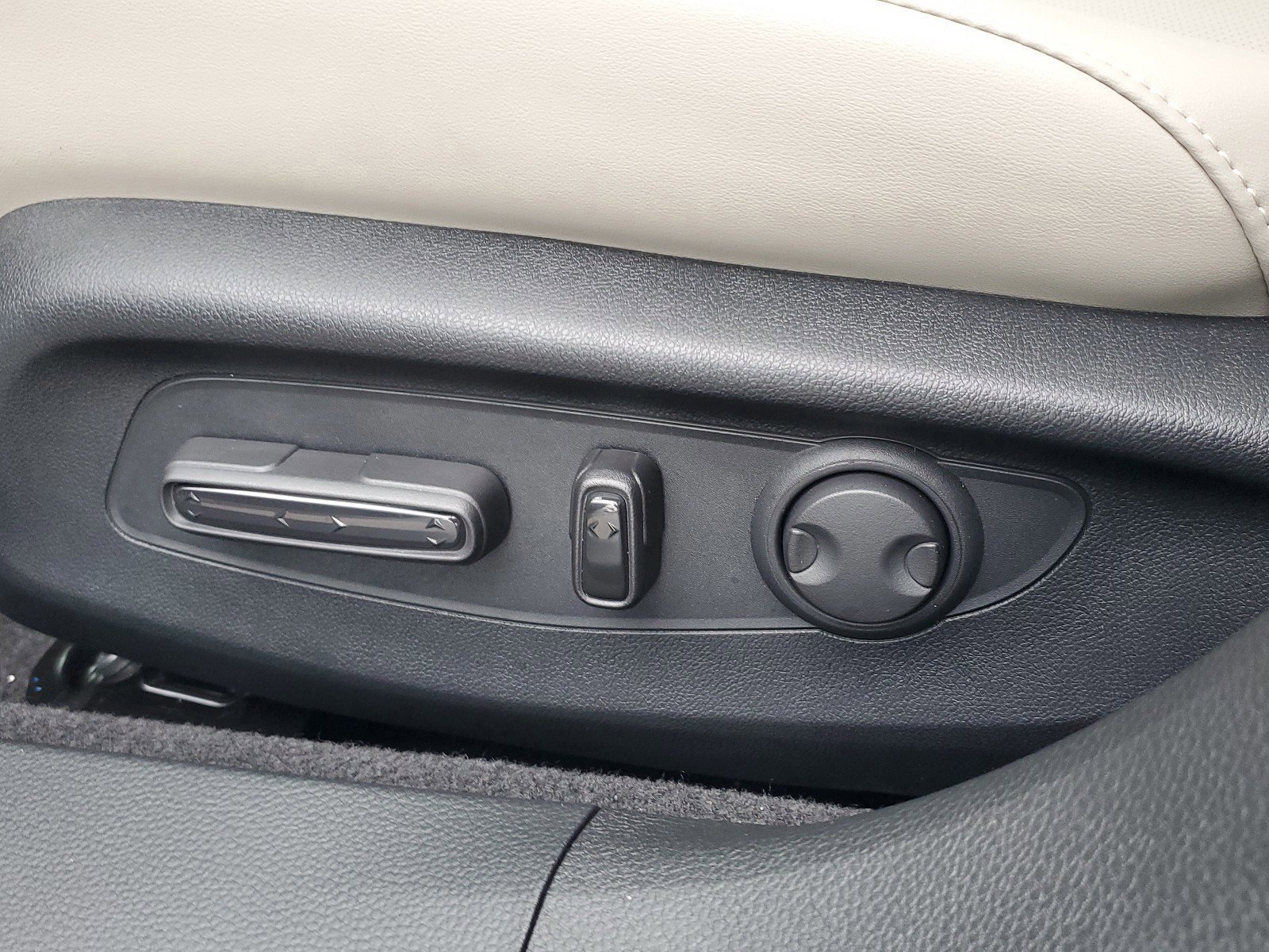 2025 Honda Accord Hybrid EX-L - Photo 20