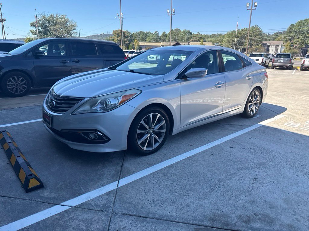 Used 2016 Silver Hyundai Base image 3