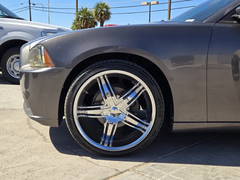 Used 2014 Gray Dodge SE image 6