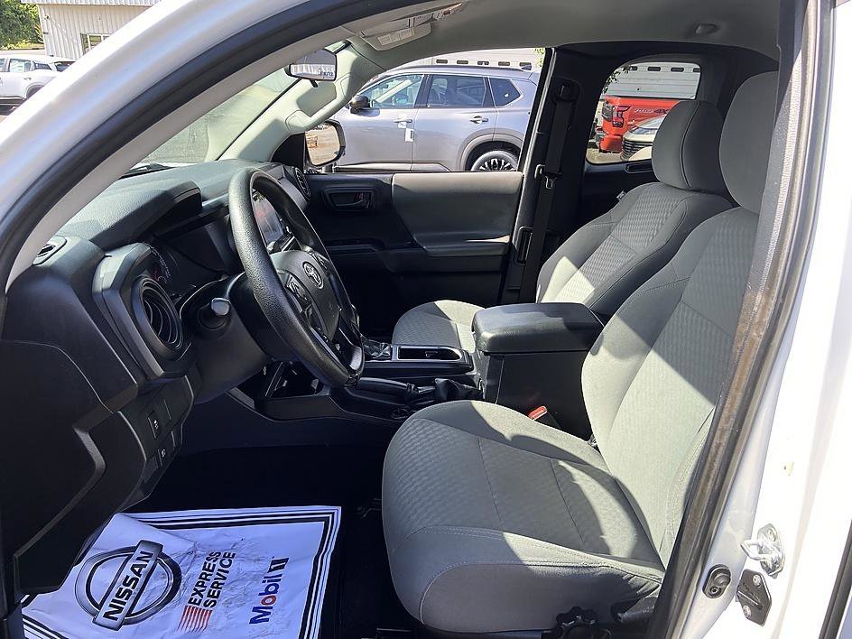 Used 2022 White Toyota SR image 11