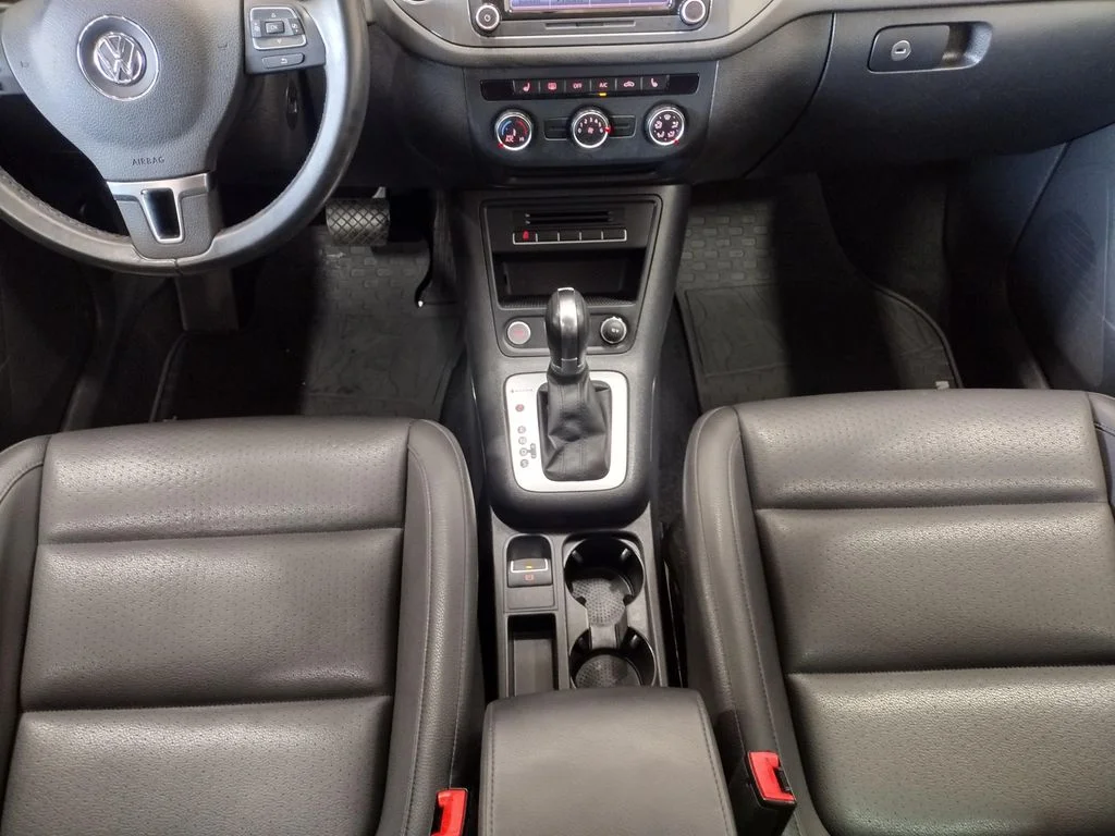 Used 2014 White Volkswagen SE image 33