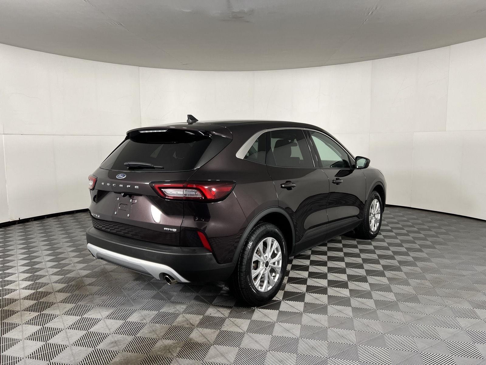 Used 2023 Cinnabar Red Ford Active image 11
