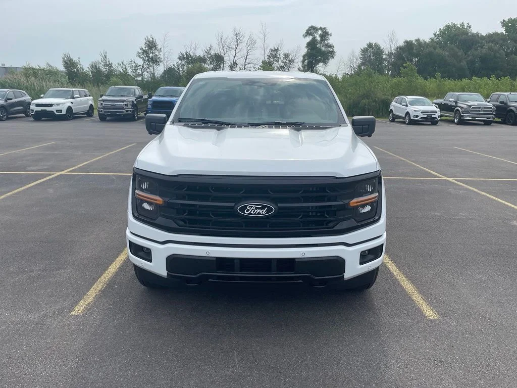 Used 2026 Oxford White Ford XLT image 2
