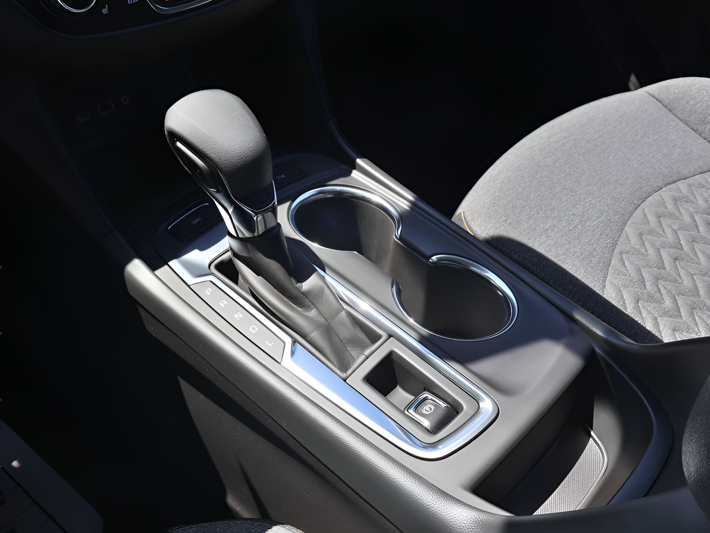Used 2024 White Chevrolet LT image 23