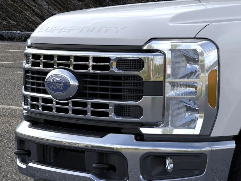 New 2026 Oxford White Ford XLT image 17