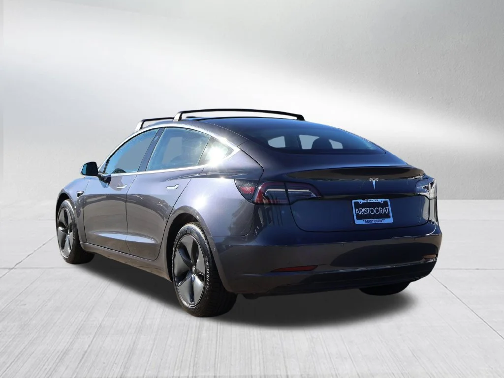 Used 2018  Tesla  image 22