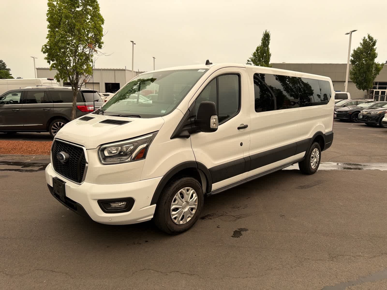 Used 2023 Oxford White Ford XLT image 1