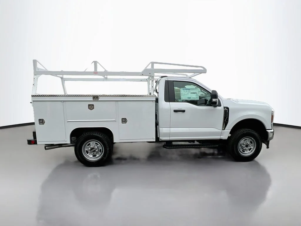 New 2026 Oxford White Ford XL image 16