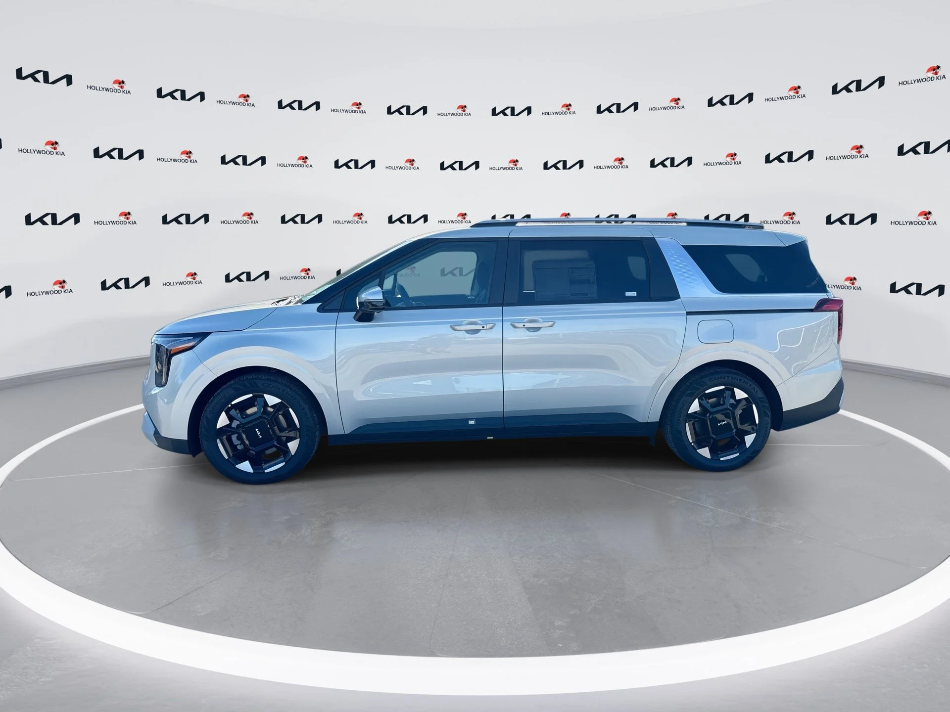 New 2027 Ivory Silver Kia EX image 5