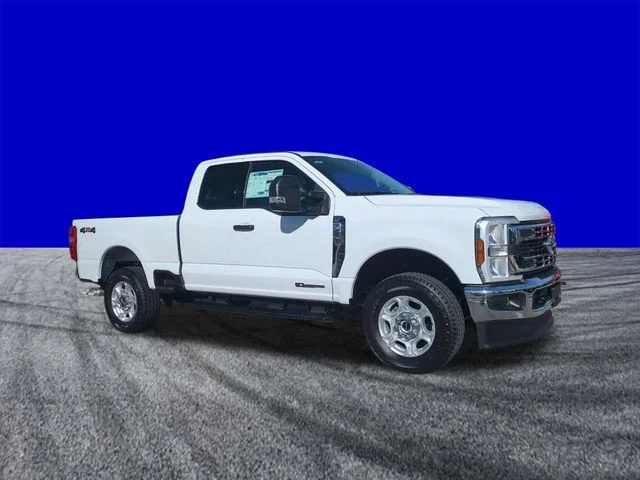 New 2026 Oxford White Ford F-250® XLT image 2