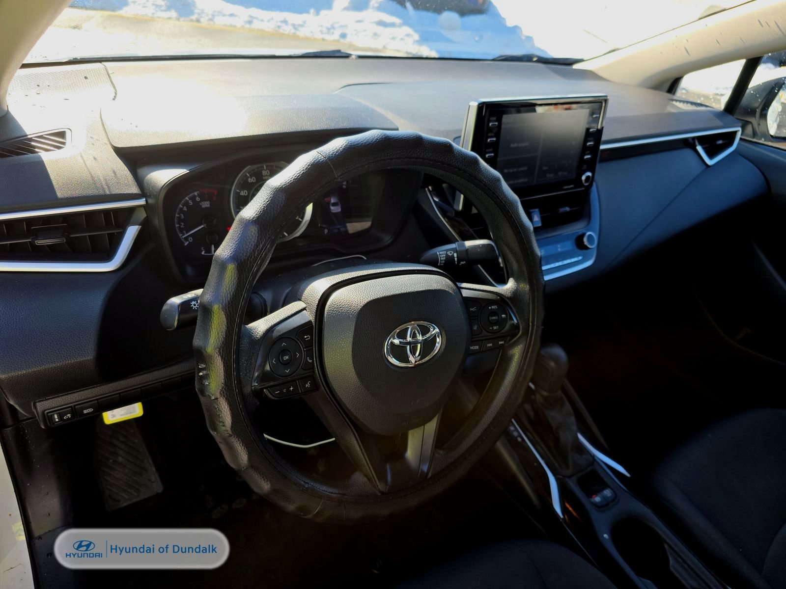 Used 2021 White Toyota LE image 12