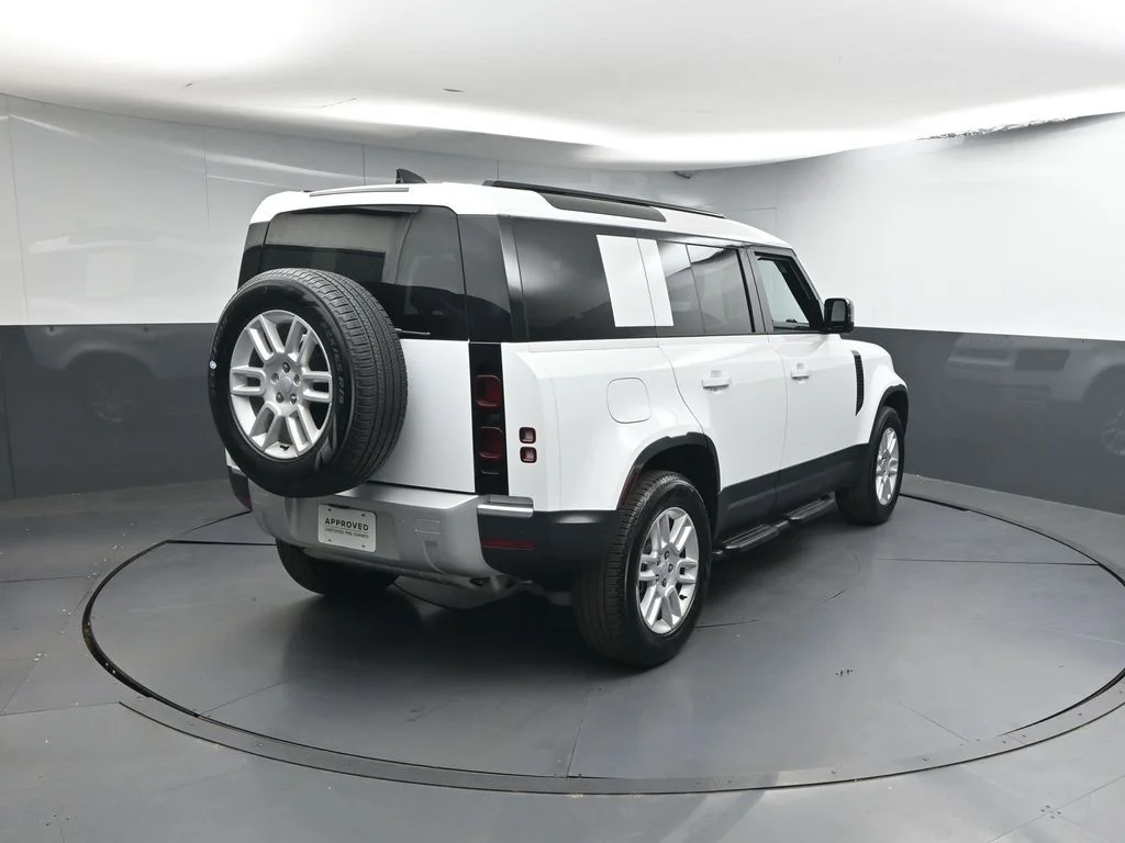 Certified Used 2025 White Land Rover S image 23