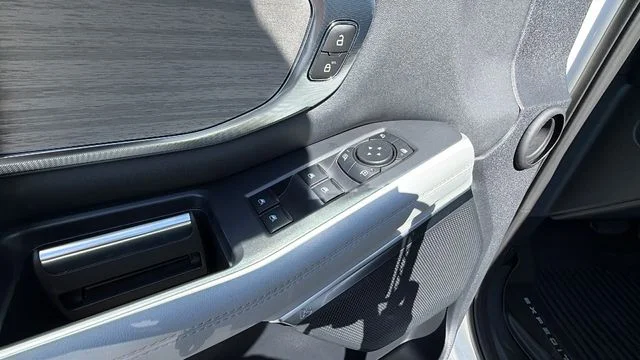New 2027 Star White Metallic Tri-Coat Ford MAX Platinum image 22