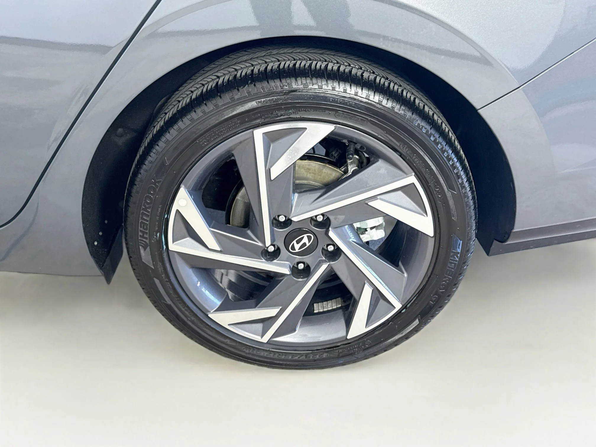 Used 2025  Hyundai Limited image 33