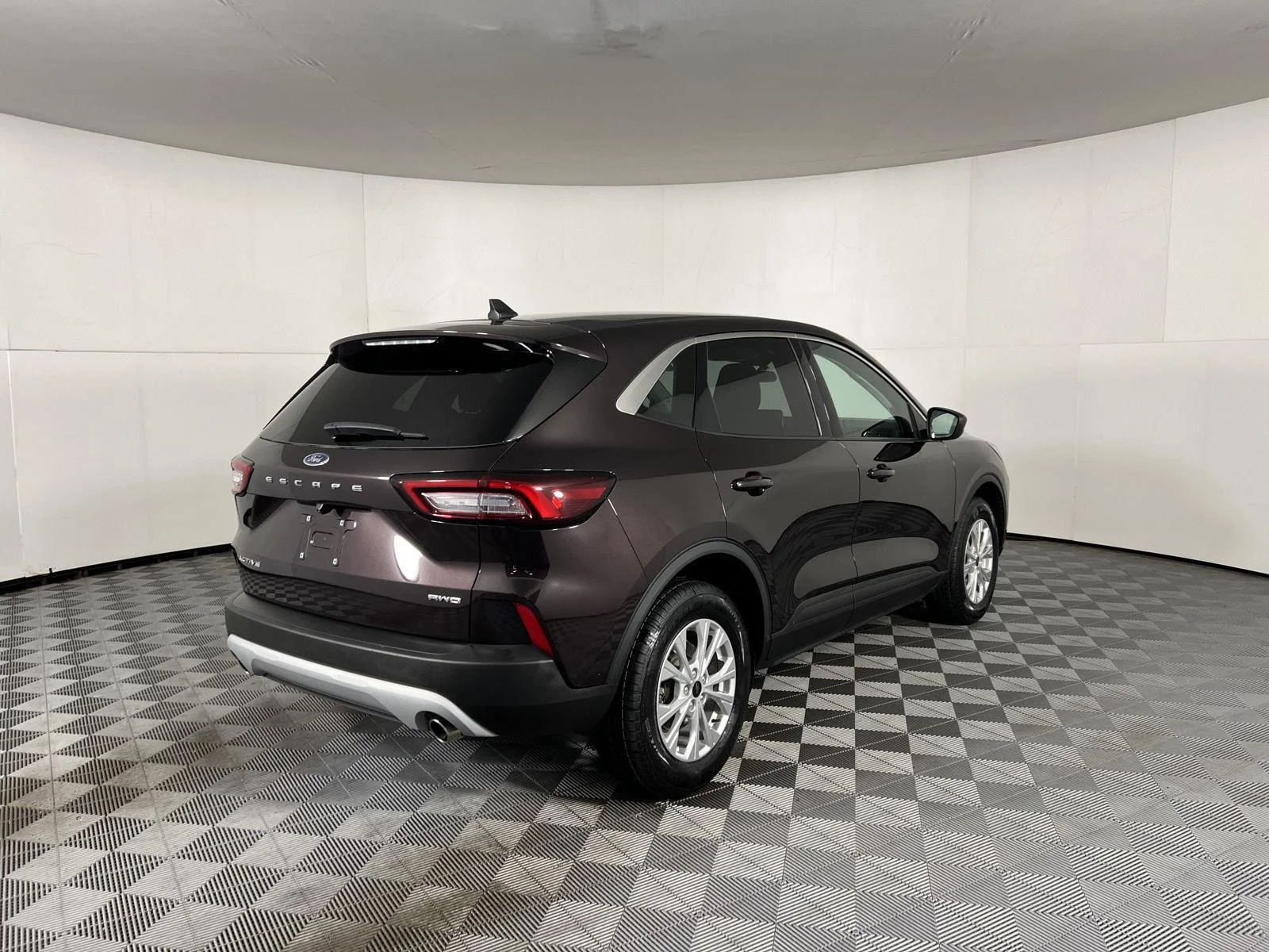 Used 2023 Cinnabar Red Ford Active image 11