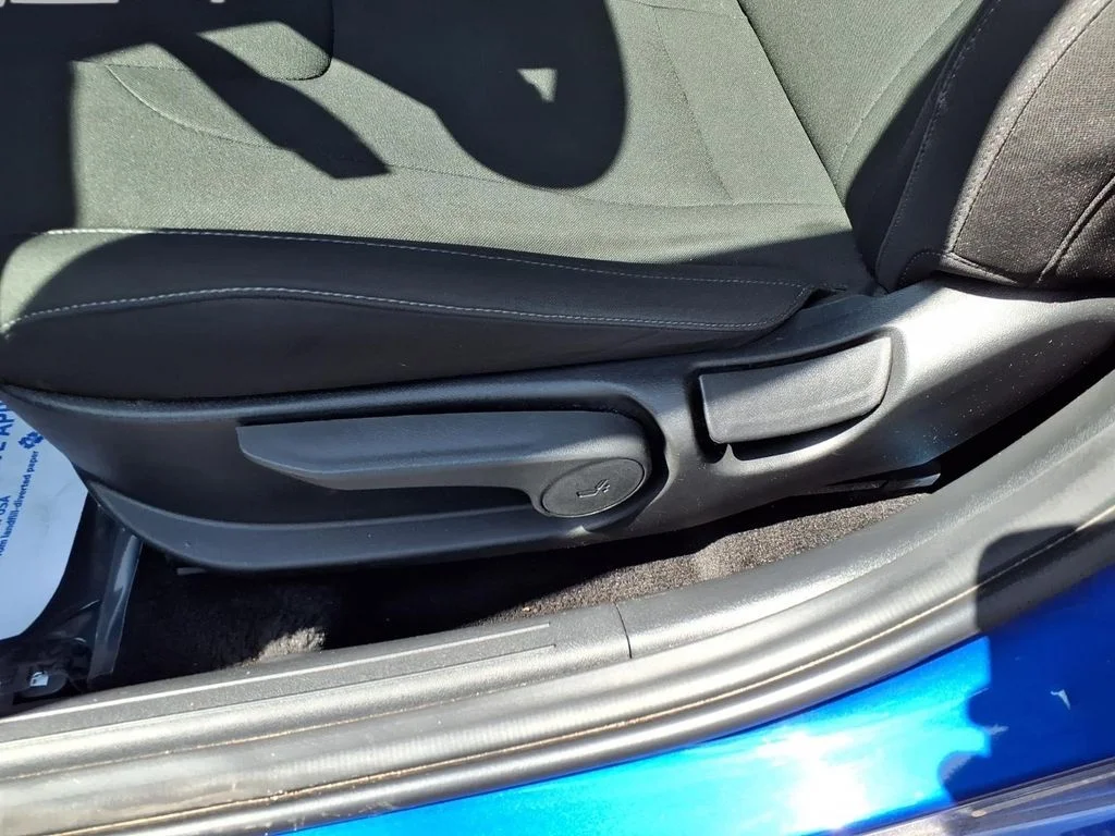 Used 2025 Blue Hyundai SEL Convenience image 24