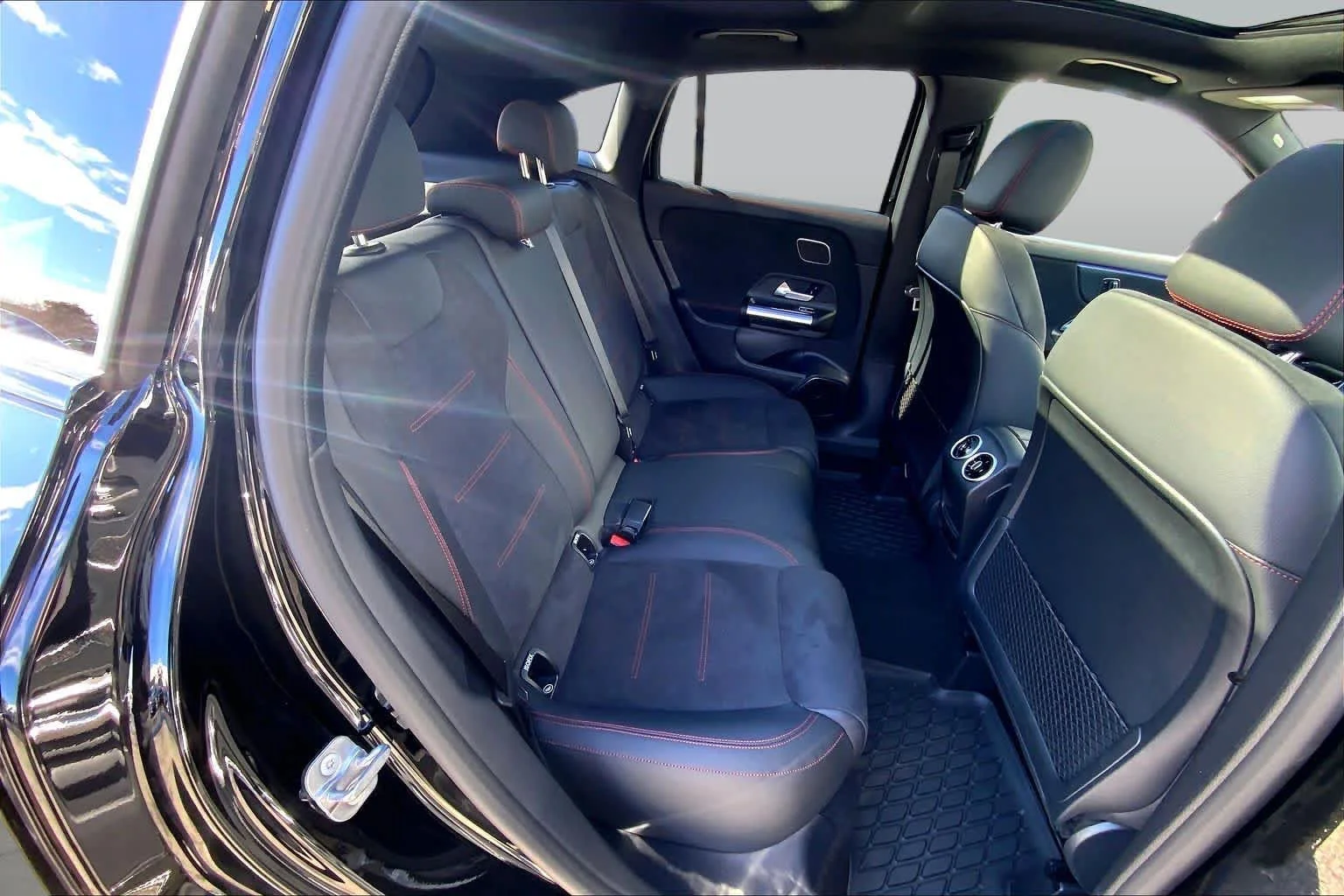 Certified Used 2024 Night Black Mercedes-Benz GLA 250 image 19