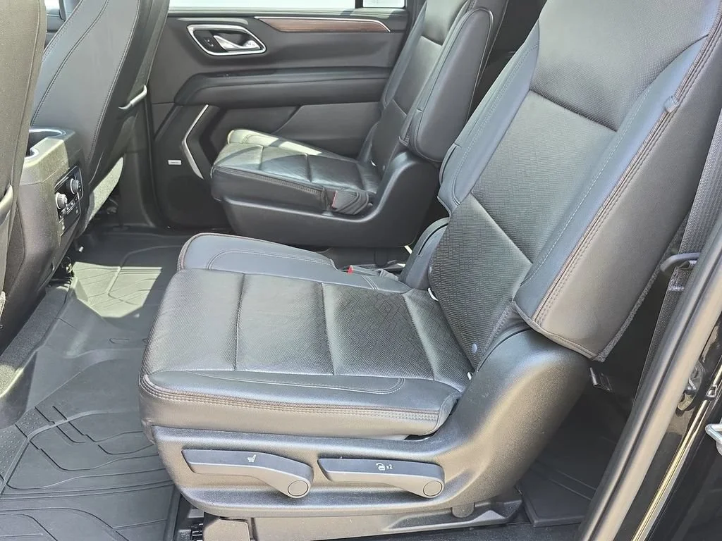 Used 2021 BLACK Chevrolet High Country image 26