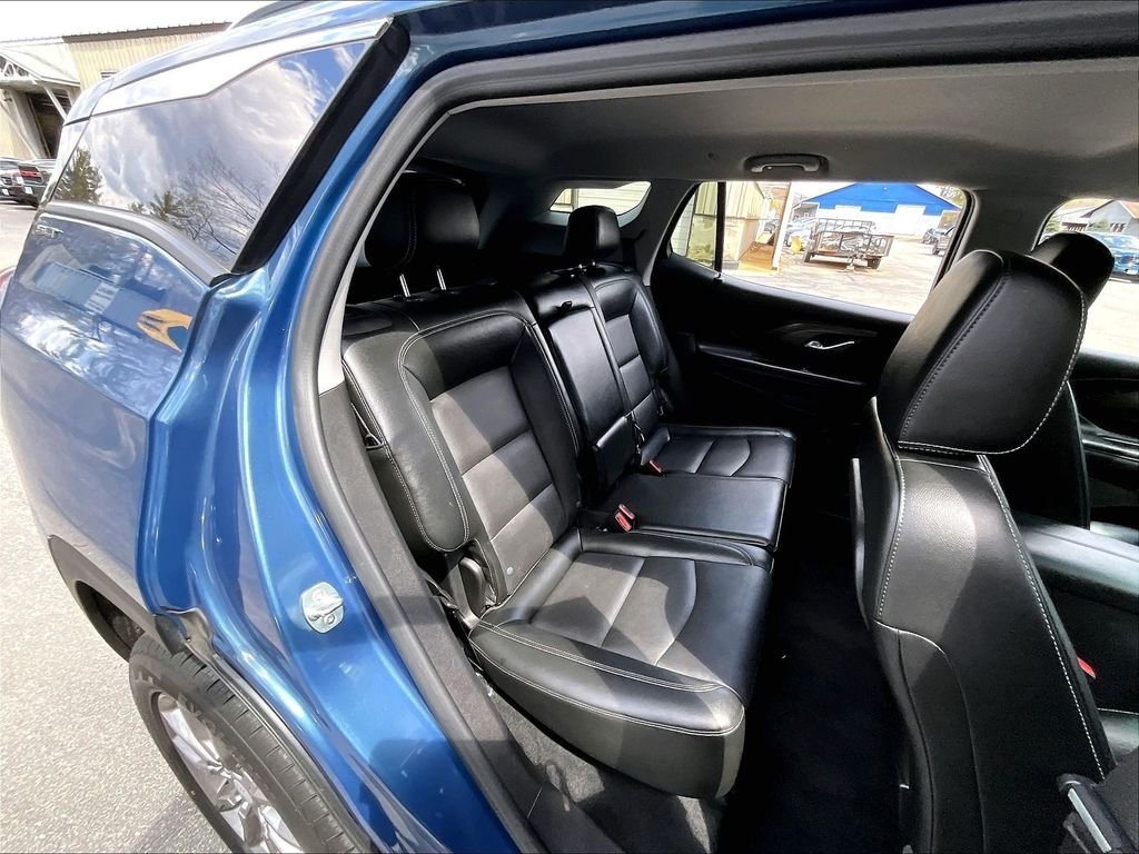 Used 2024 Downpour Metallic GMC SLT image 16