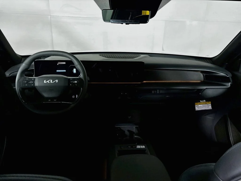 New 2026 Wolf Gray Kia Land AWD image 12