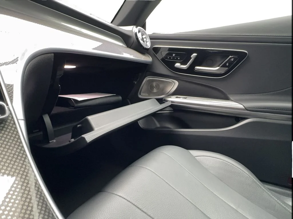 Used 2025 Gray Mercedes-Benz CLE 300 image 38