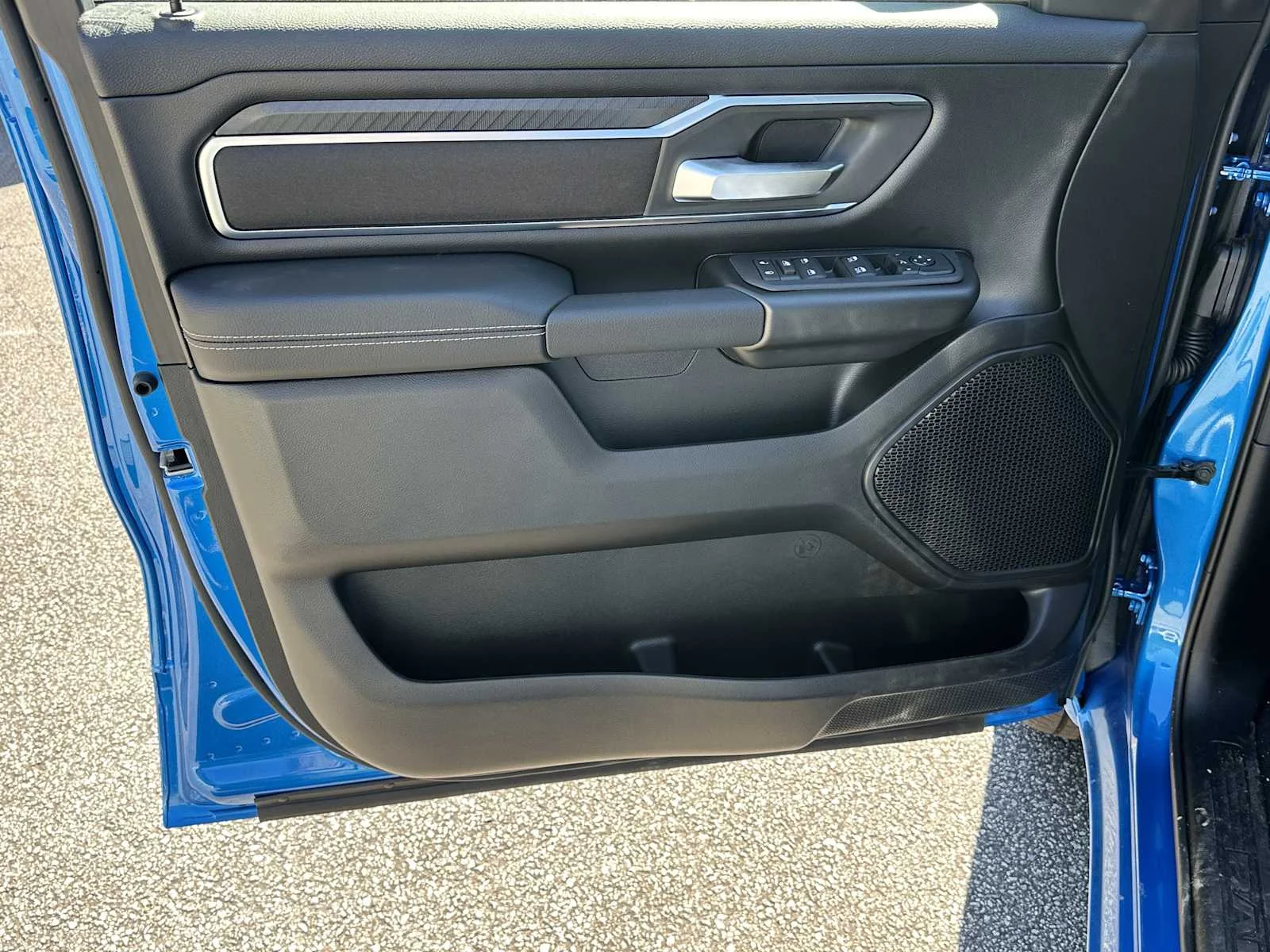 New 2026 Hydro Blue Pearl-Coat Exterior Paint RAM Big Horn image 10