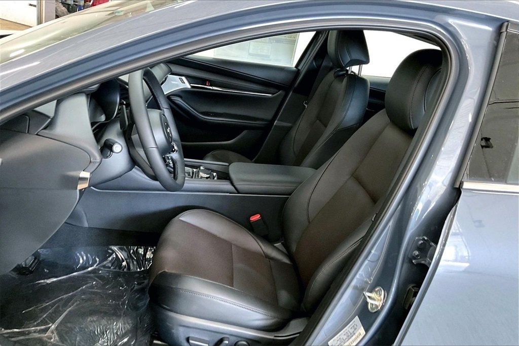 2026 MAZDA MAZDA3 - Image 8