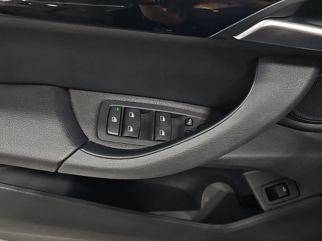 Used 2018 Brown BMW xDrive28i image 30
