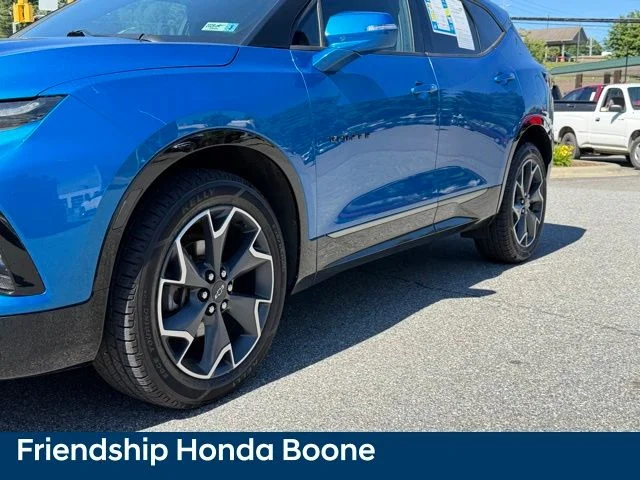 Used 2020 Blue Chevrolet RS image 9