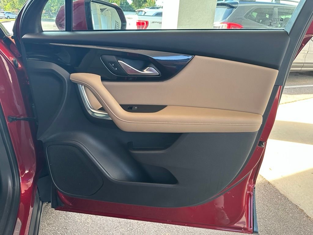Used 2022 Red Chevrolet Premier image 37