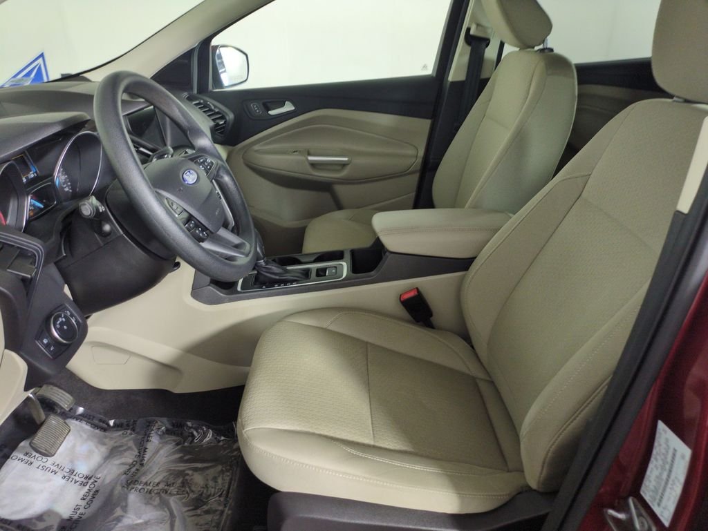 Used 2019 Ruby Red Metallic Ford SE image 9