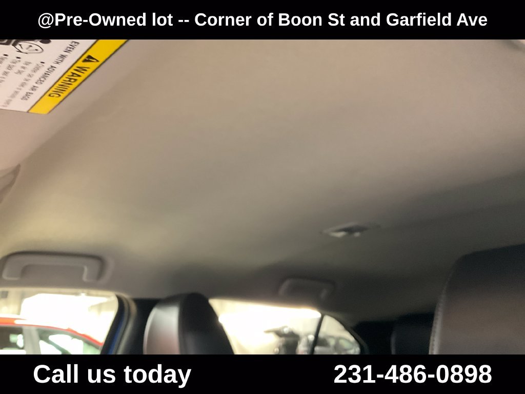 Used 2025 Blue Mitsubishi SE image 12