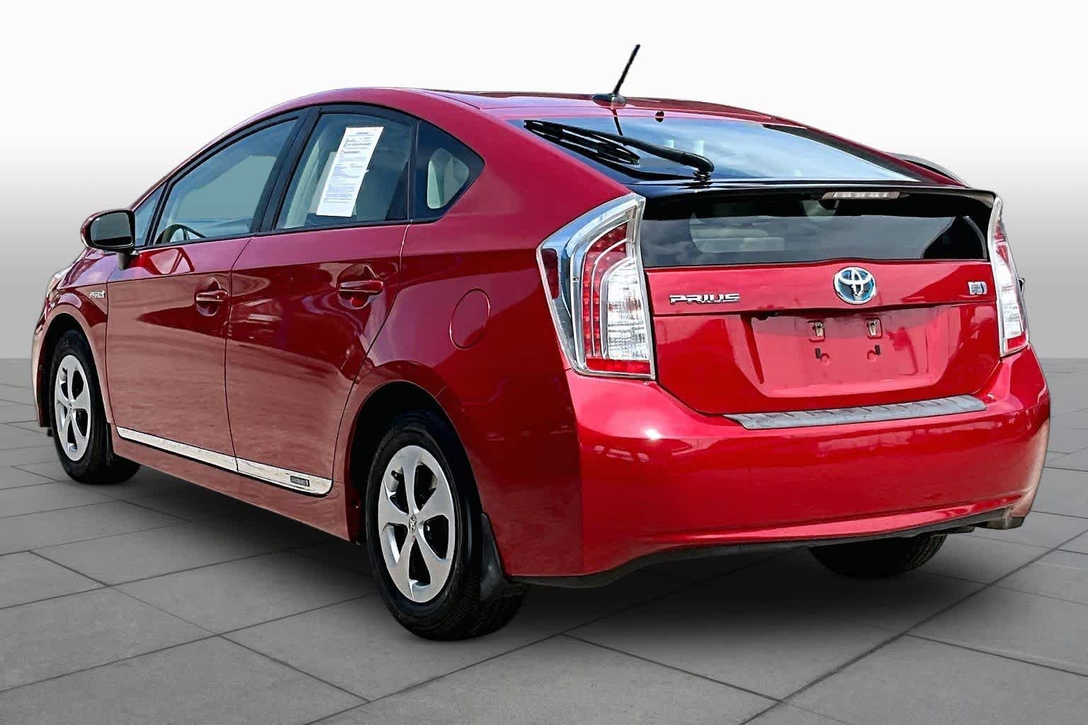 Used 2015 Barcelona Red Metallic Toyota Four image 12