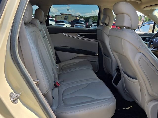 Used 2016 Platinum Lincoln Select image 15