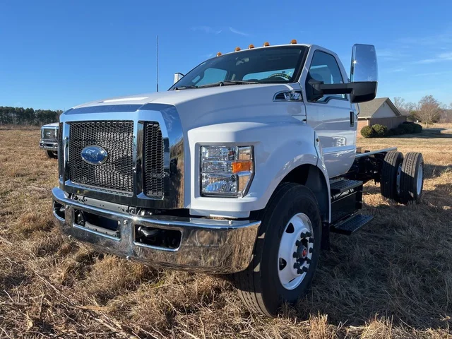 2025 Ford F-650-750 F-750 SD Gas Straight Frame