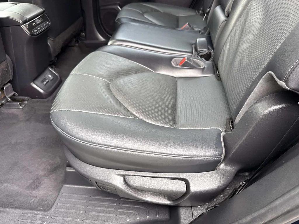 Used 2022  Toyota Limited image 16