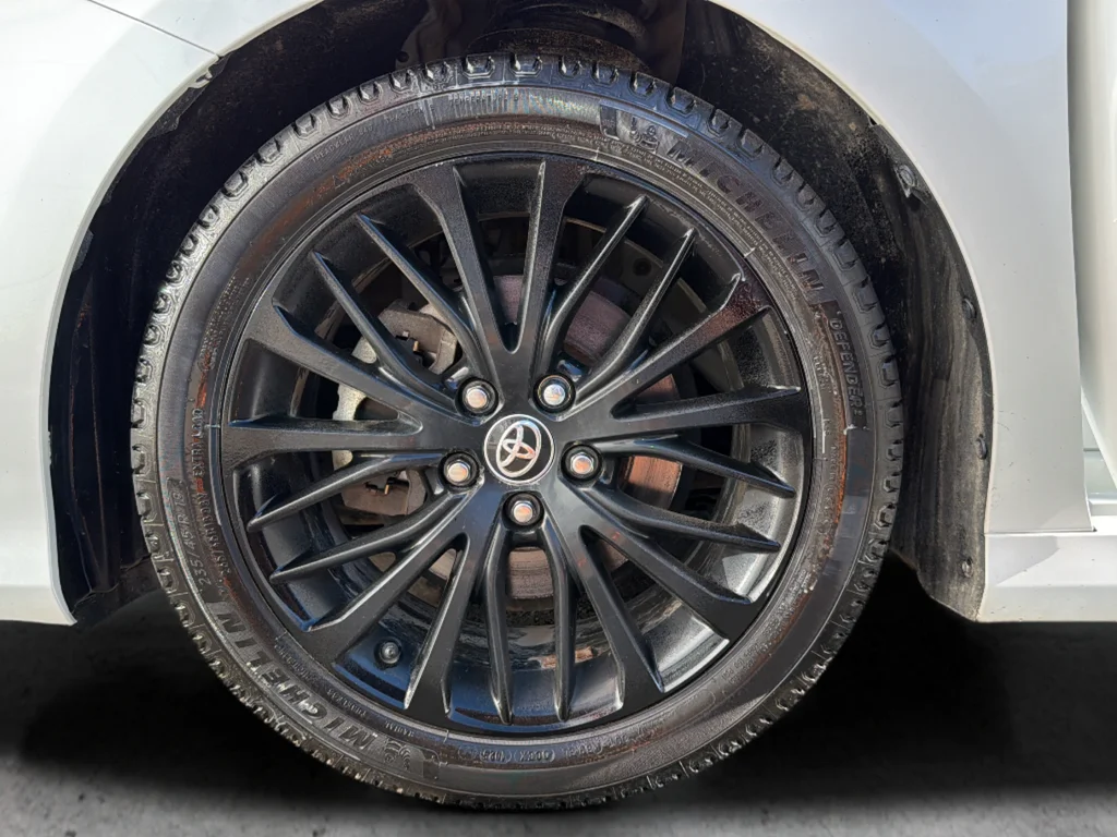 Used 2020 Beige Toyota XLE image 37