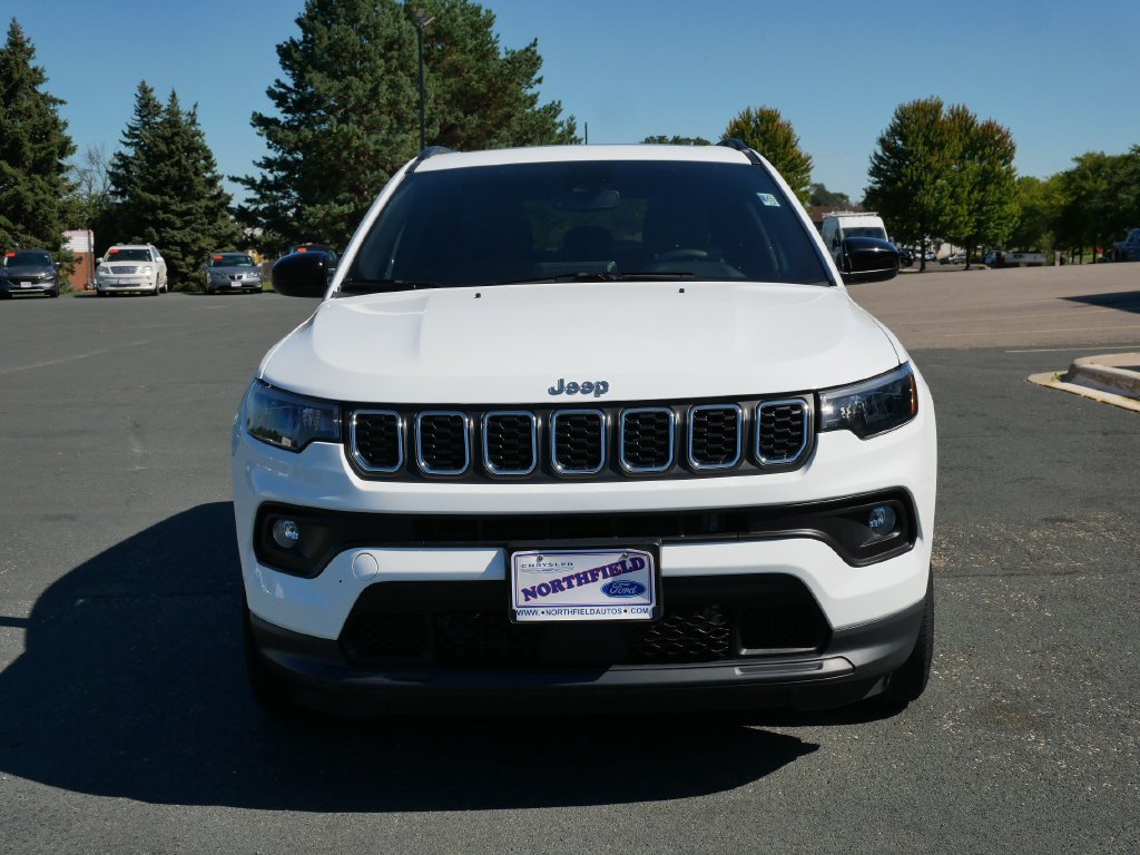 Certified Used 2025 Bright White Clearcoat Jeep Latitude image 3
