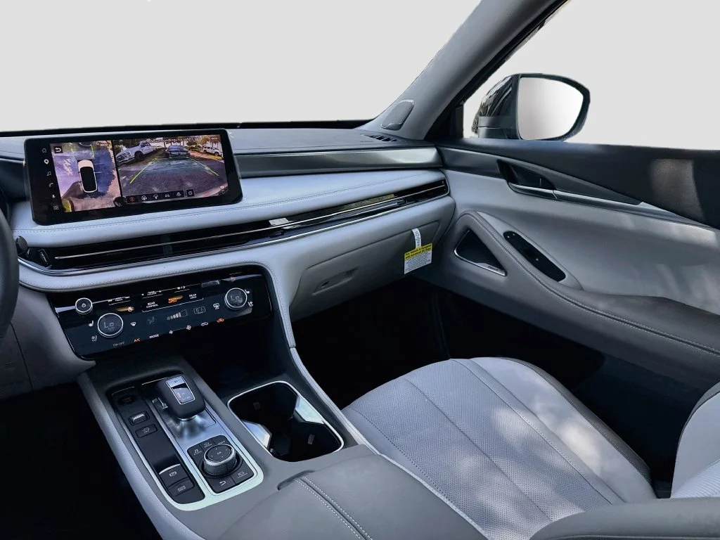 New 2027 Black INFINITI LUXE image 25