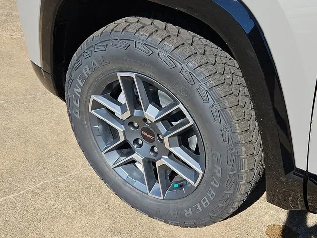 2026 GMC Terrain AT4 - Photo 9